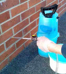 Using a Pump Up Pot to inject DPC Cream through an injection rod